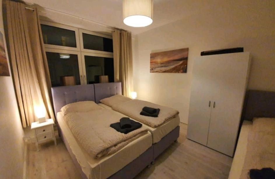 Husum Zentrum Bis 5 Personen Exterior foto